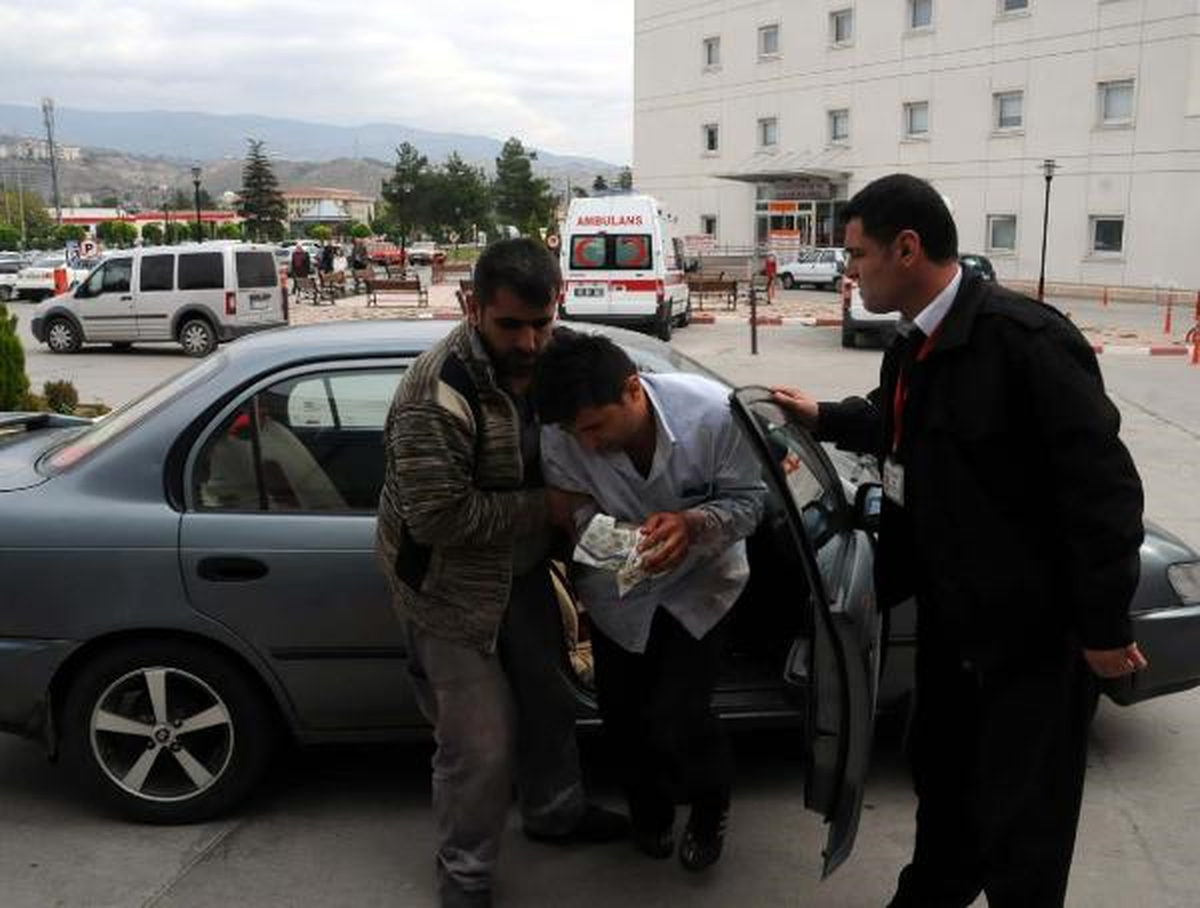 Tokat\'ta Acemi Kasaplar Hastanelere Akın Etti