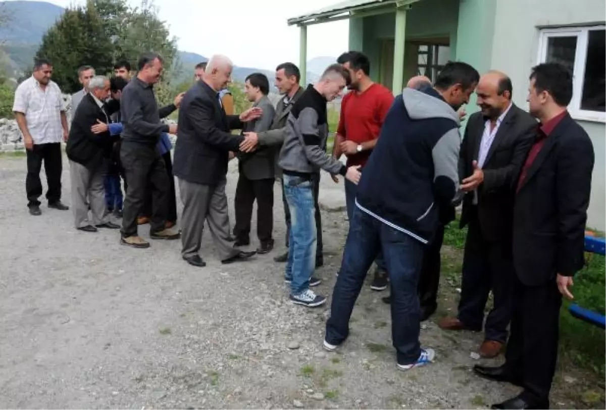 10 Yıldır Konuşmayan İki Mahallenin Sakinleri Bayramda Barıştı