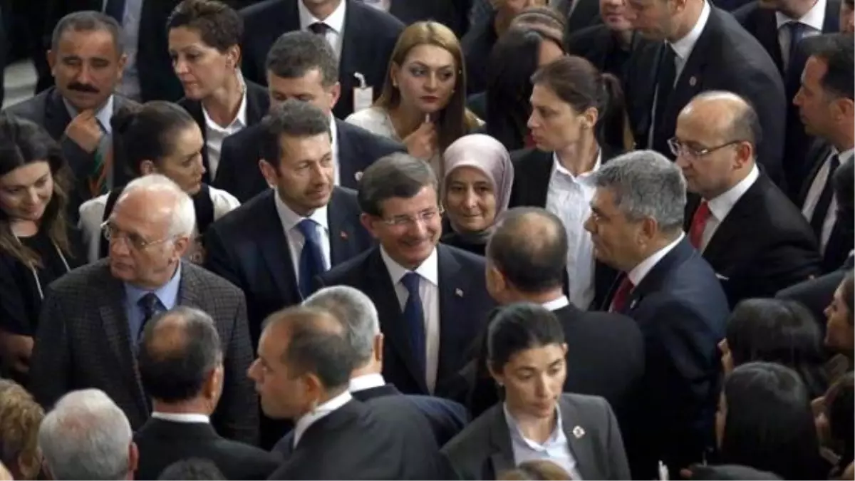 Davutoğlu İlk Dünya Zirvesi İçin Avustralya Yolcusu