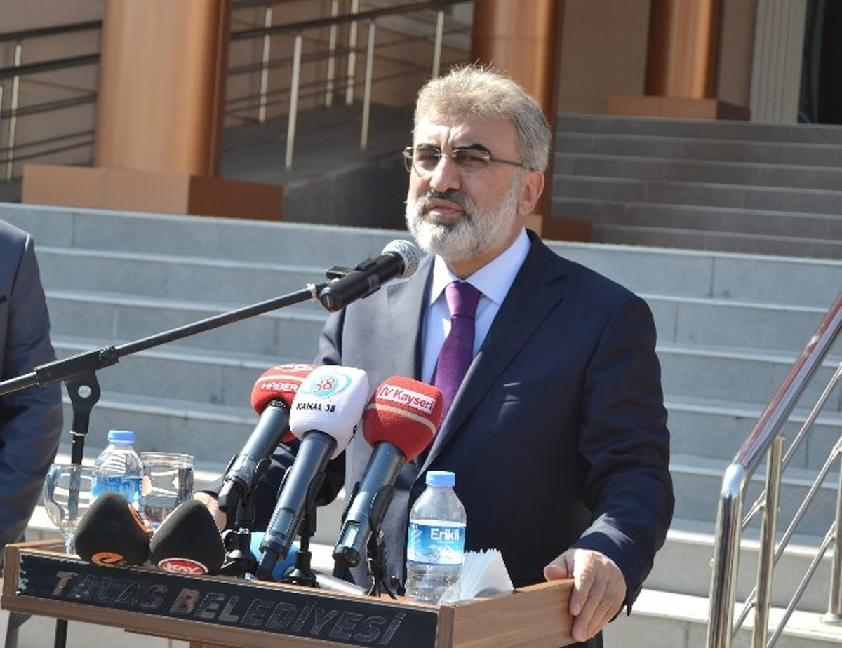 Enerji Bakanı Yıldız Talas Belediyesinde Vatandaşlarla Bayramlaştı