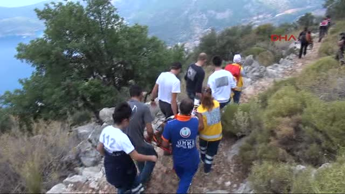 Fethiye Paraşüt Kapandı, Pilot ve Yolcusu 300 Metreden Yere Çakıldı