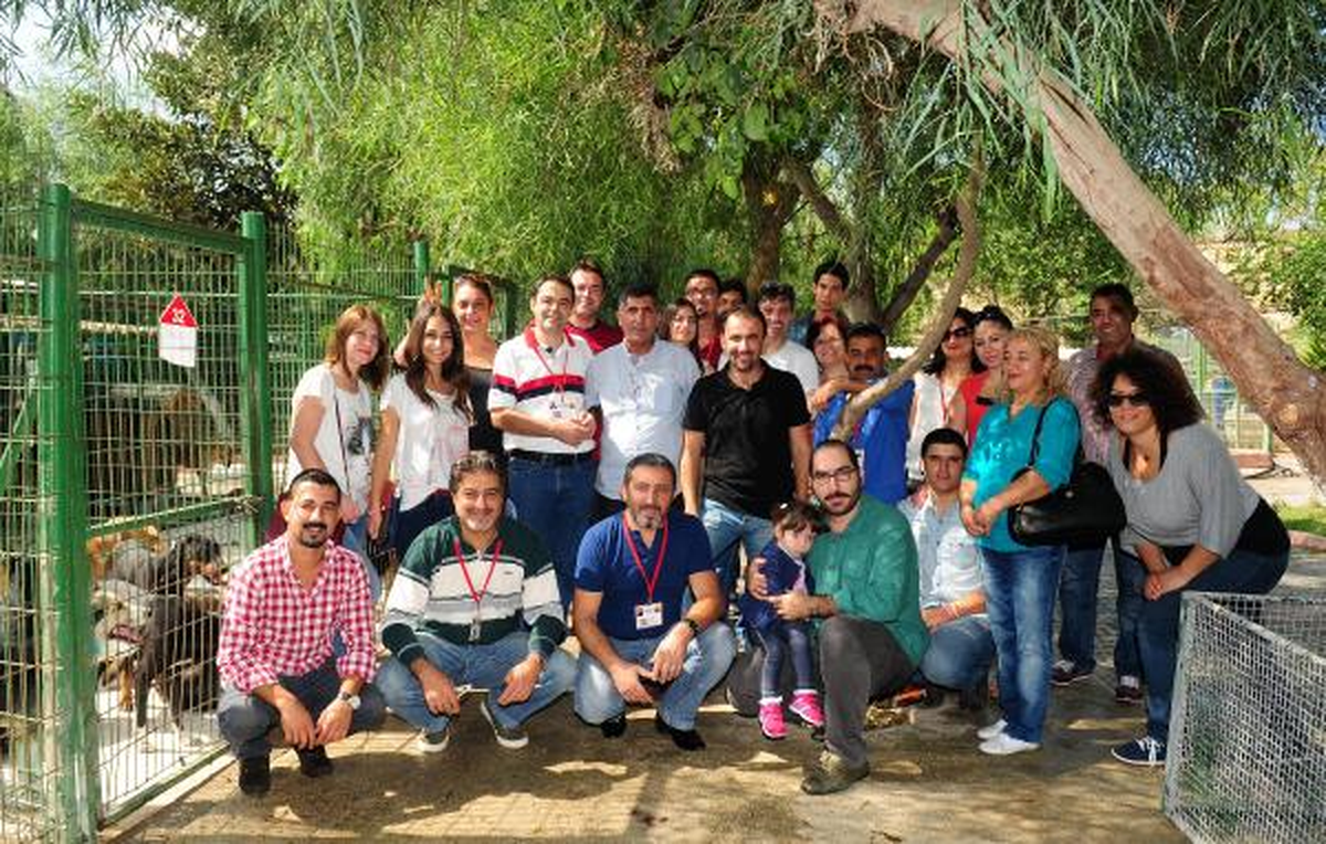 Hayvanseverlerden, 4 Ekim Hayvanları Koruma Gününde Barınaklara Ziyaret