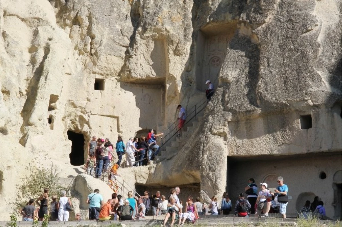 Kapadokya Bayramda Turist Akınına Uğradı