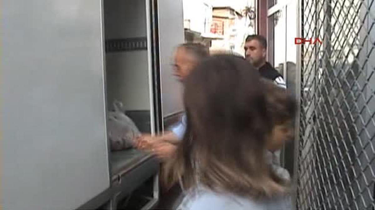 Türk Kızılay?ı Kosova?da Kurban Etti Dağıttı