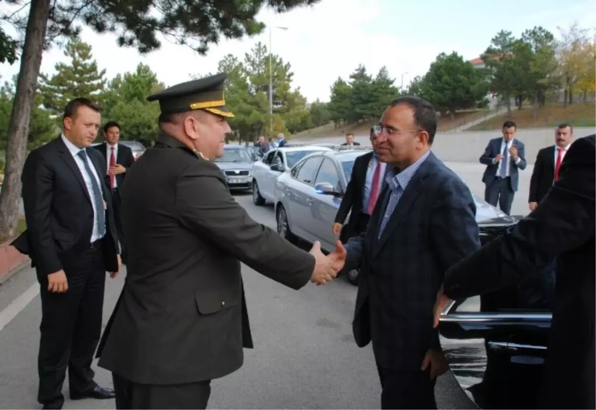 Adalet Bakanı Bozdağ, Yozgat İl Jandarma Komutanlığını Ziyaret Etti