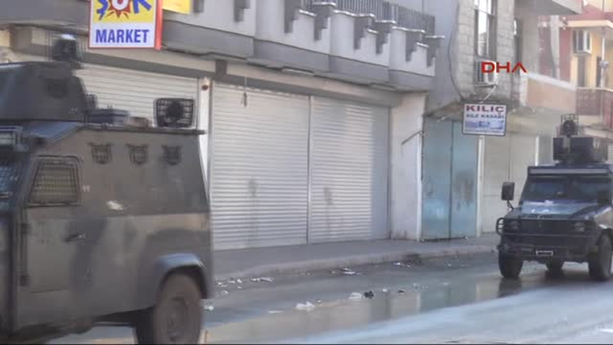 Adana\'da Çocuk Kavgası Silahlı Çatışmaya Dönüştü: 18 Yaralı