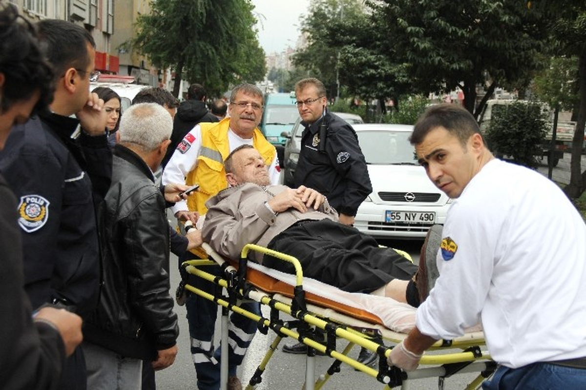 Dolmuşun Çarptığı Yaşlı Adam Hastanelik Oldu