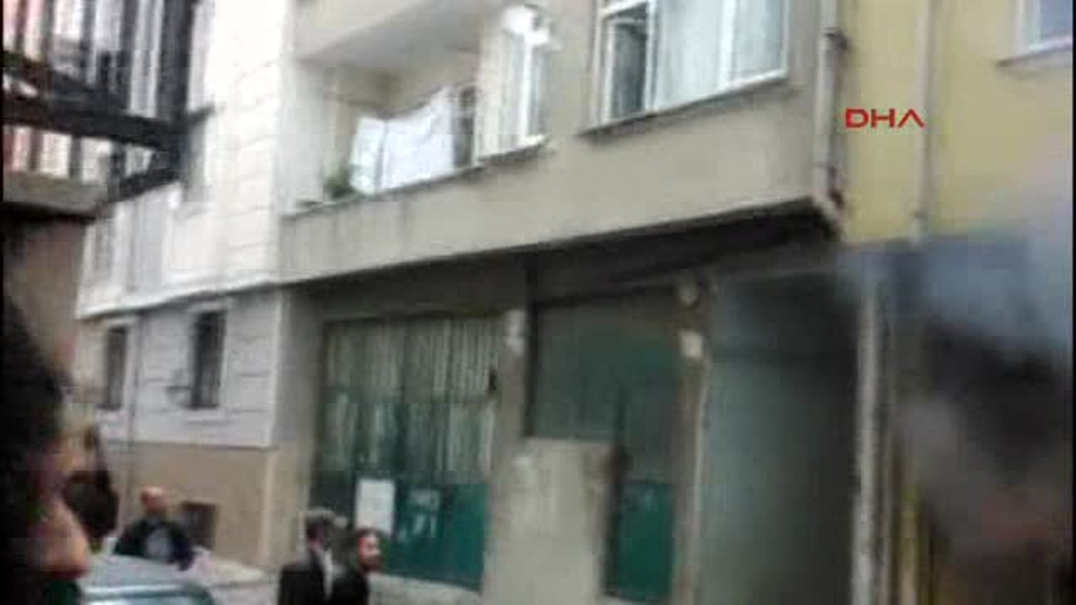 Kağıthane\'de Yangın Paniği