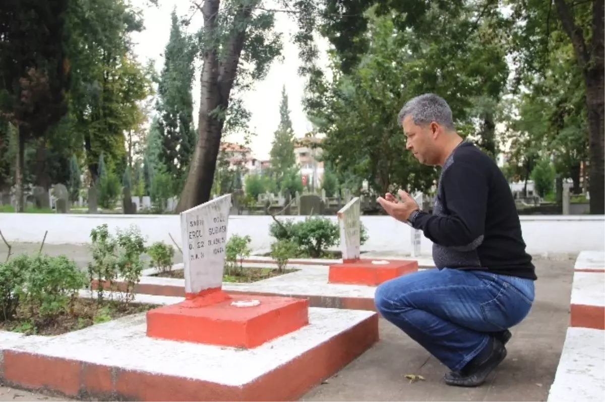 Kurban Bayramında da Şehitliklere Ziyaretler Sürdü