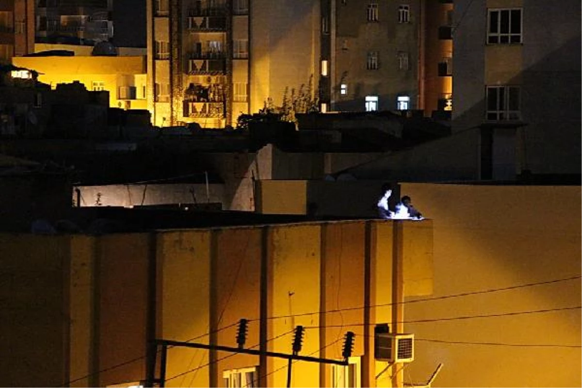 Silopi\'de IŞİD Protestosunda Işık Kapatma Eylemi