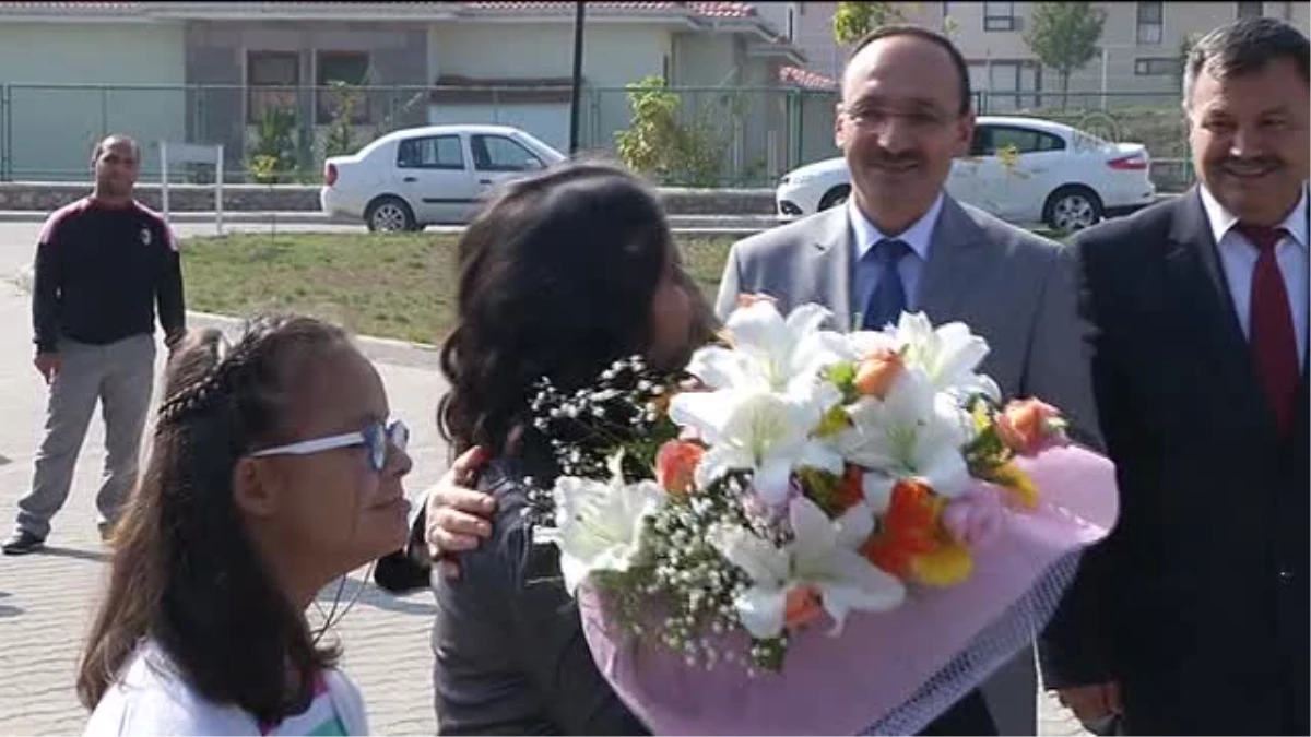 Aile ve Sosyal Politikalar Bakanı İslam\'dan Bayram Ziyareti
