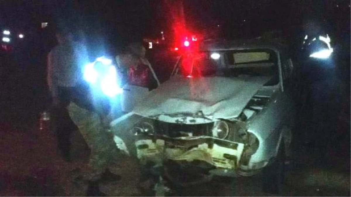 Andırın\'da Minibüs ile Otomobil Çarpıştı: 7 Yaralı