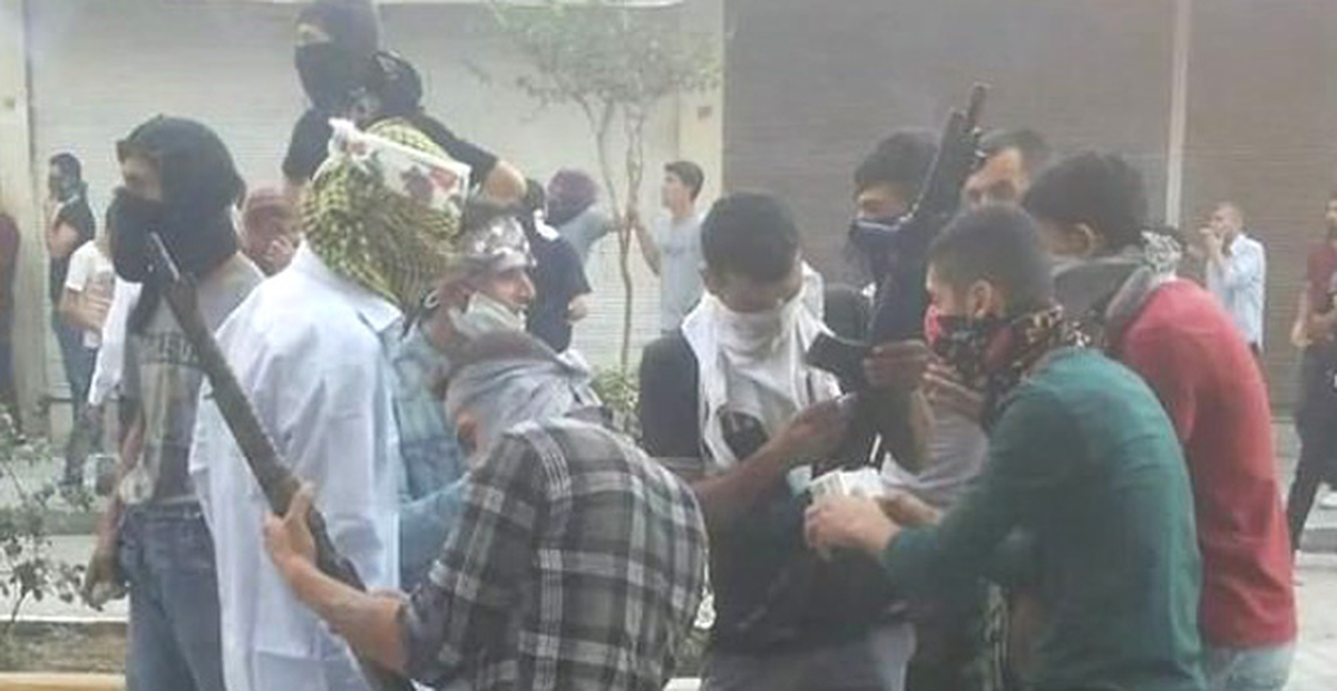 Diyarbakır'da Cami-Der'e Silahlı Saldırı: 2 Ölü