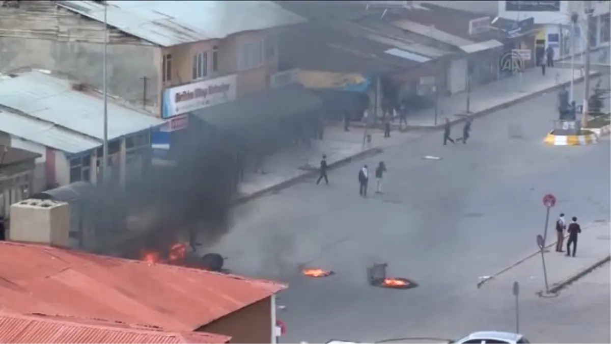 Kobani Protestosu Erciş\'i Yangın Yerine Çevirdi