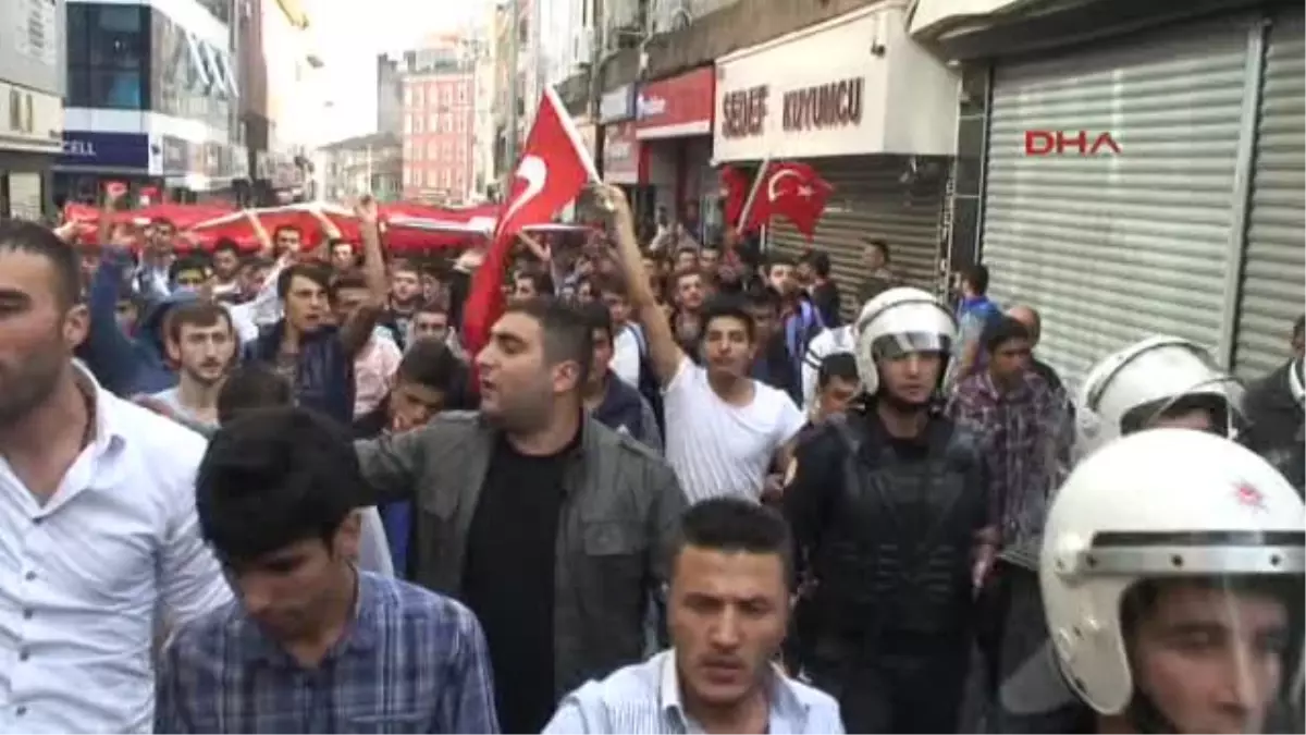 Gebze\'de Kobaniye Destek Yürüyüşünde Olaylar Çıktı