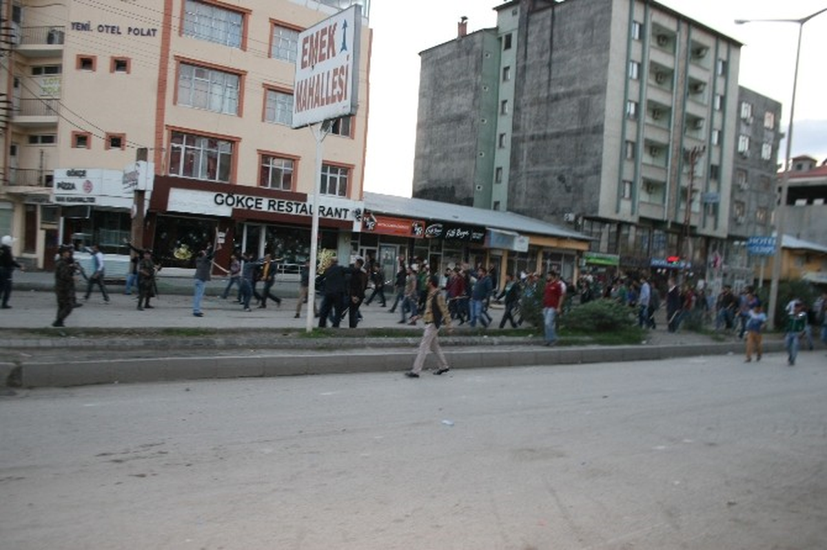 Iğdır\'da İki Grup Arasında "Kobani" Çatışması: 15 Yaralı