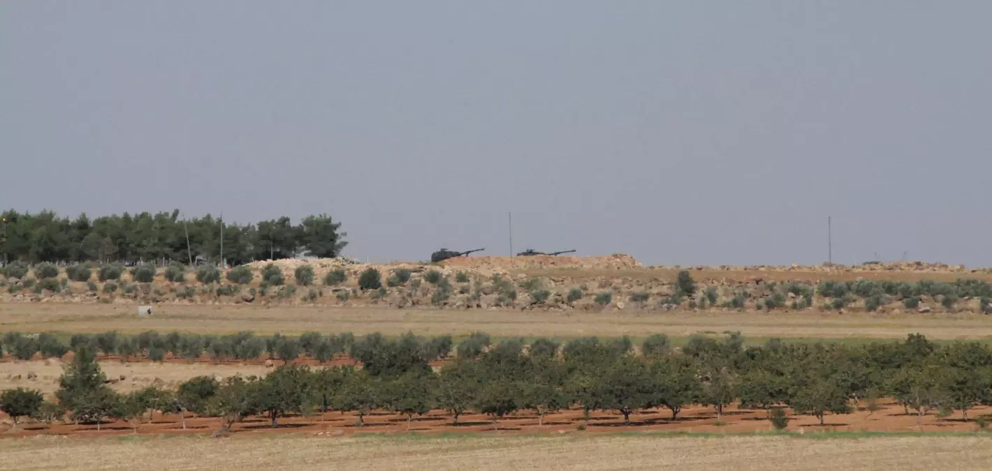 IŞİD, Sınırda Hendek Kazmaya Başladı