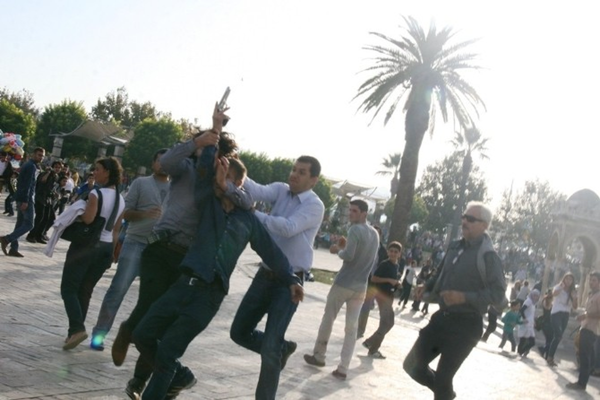 İzmir\'de Işid Saldırıları Protesto Edildi