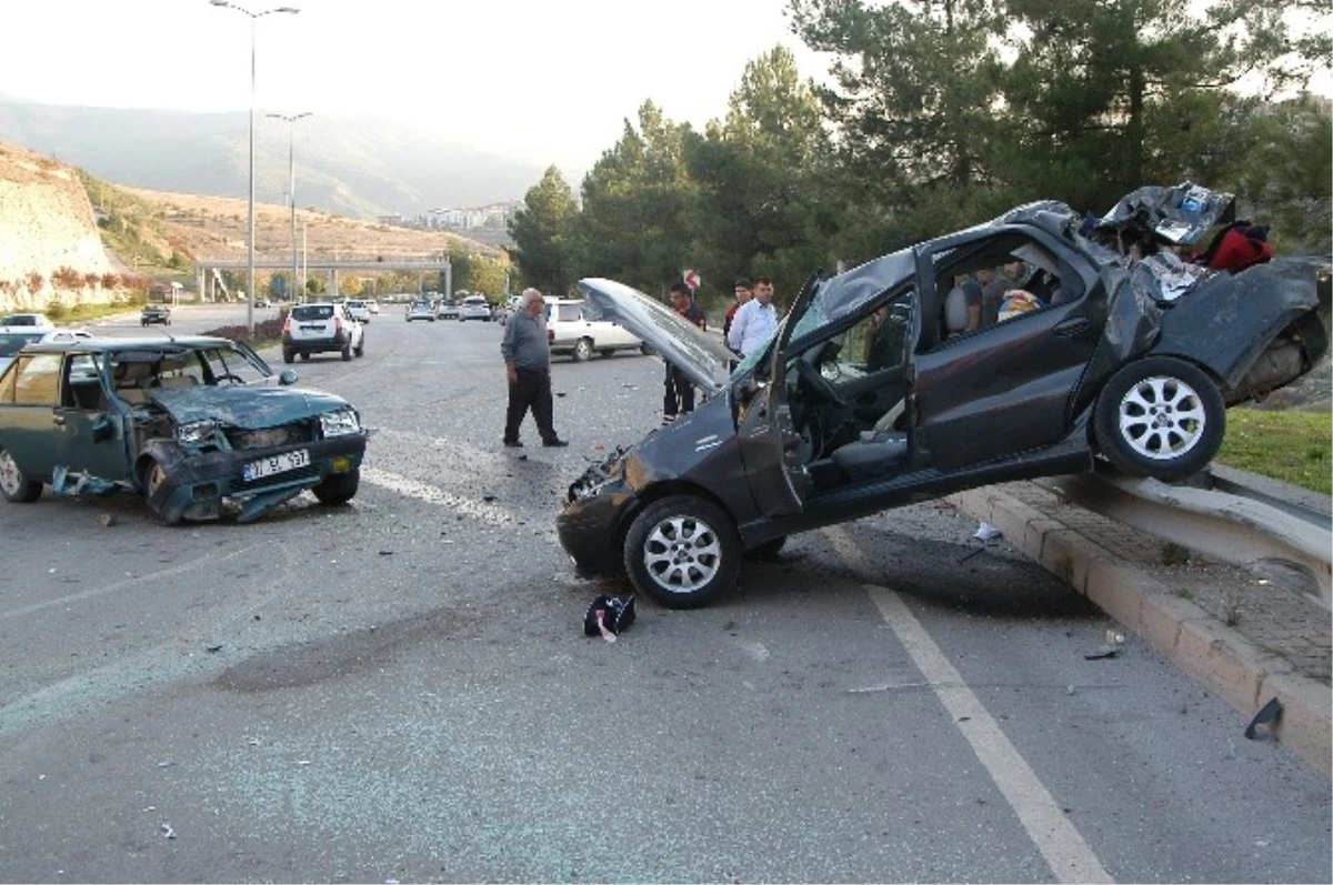 Karabük\'te Trafik Kazası: 4 Yaralı