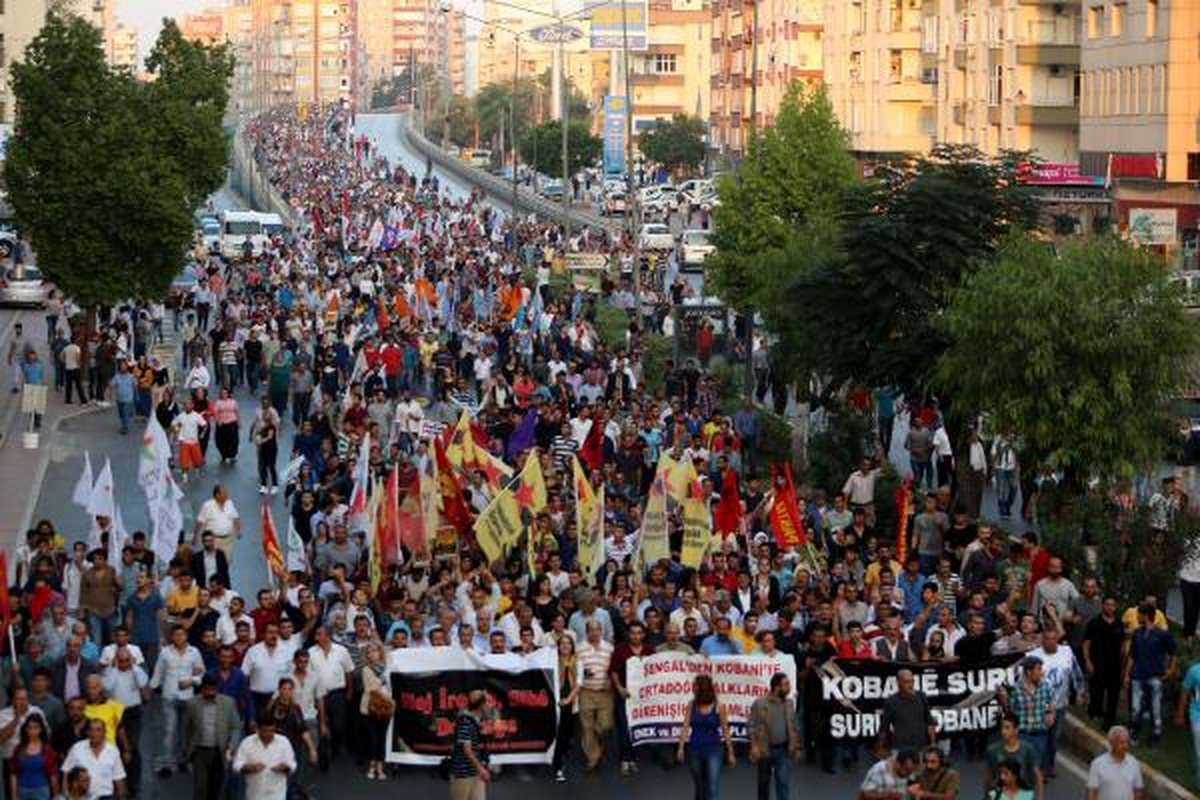 Mersin\'de Olaylı IŞİD Eylemi: 20 Gözaltı