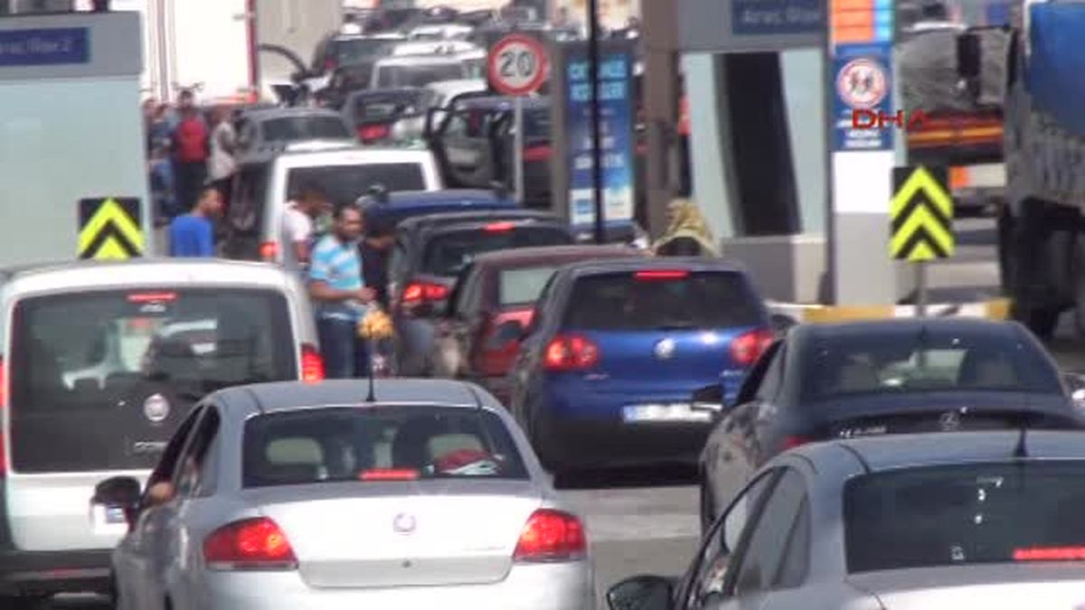 Topçular\'da Bayram Dönüşü Yoğunluğu