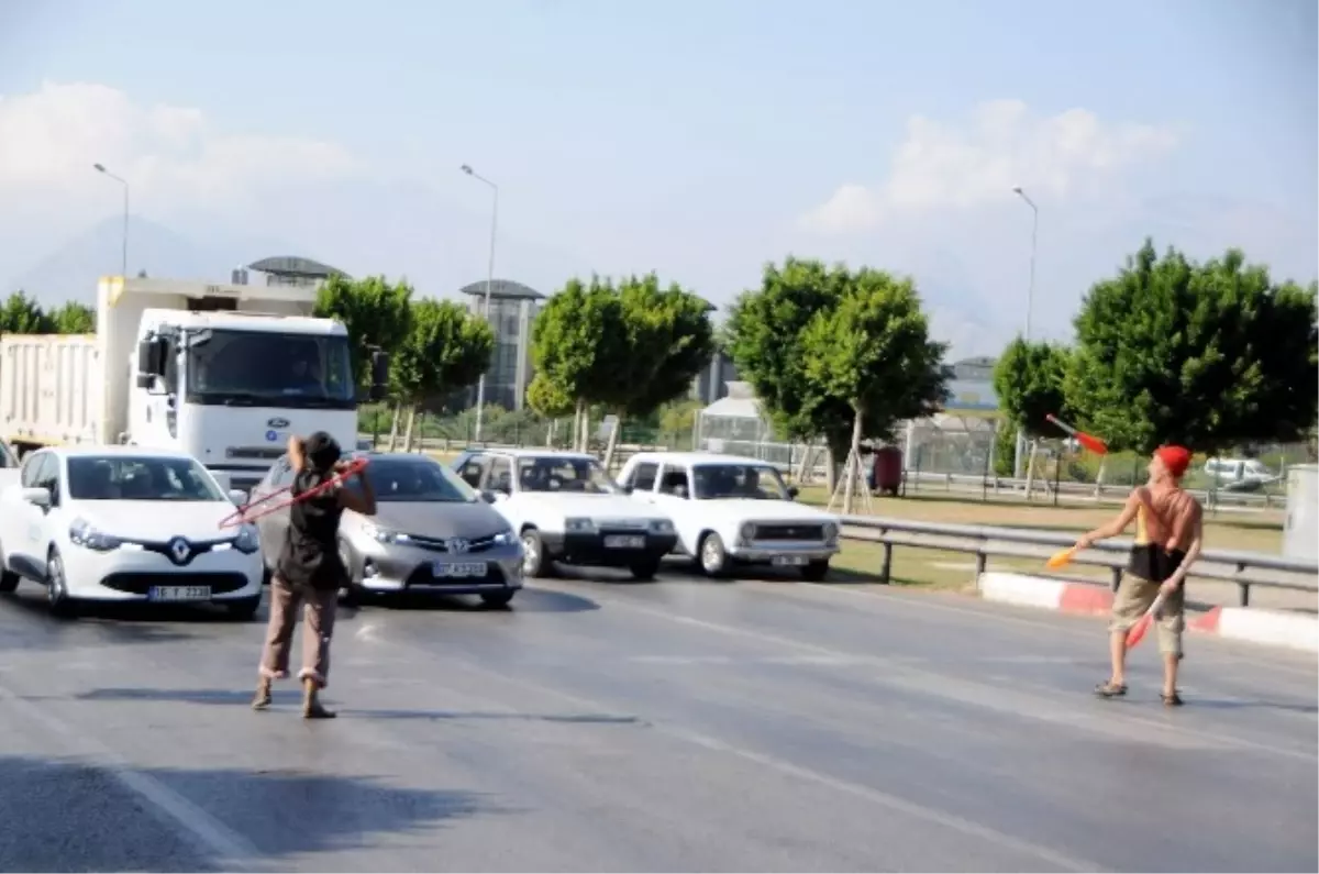 Trafikte Akrobasili Dilencilik