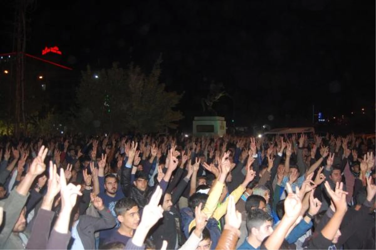 Varto\'da Kobani Protestosu: 1 Ölü, 1 Yaralı