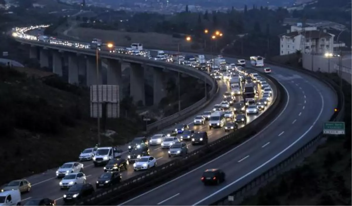 Yollarda Tatil Dönüşü Yoğunluğu (2)