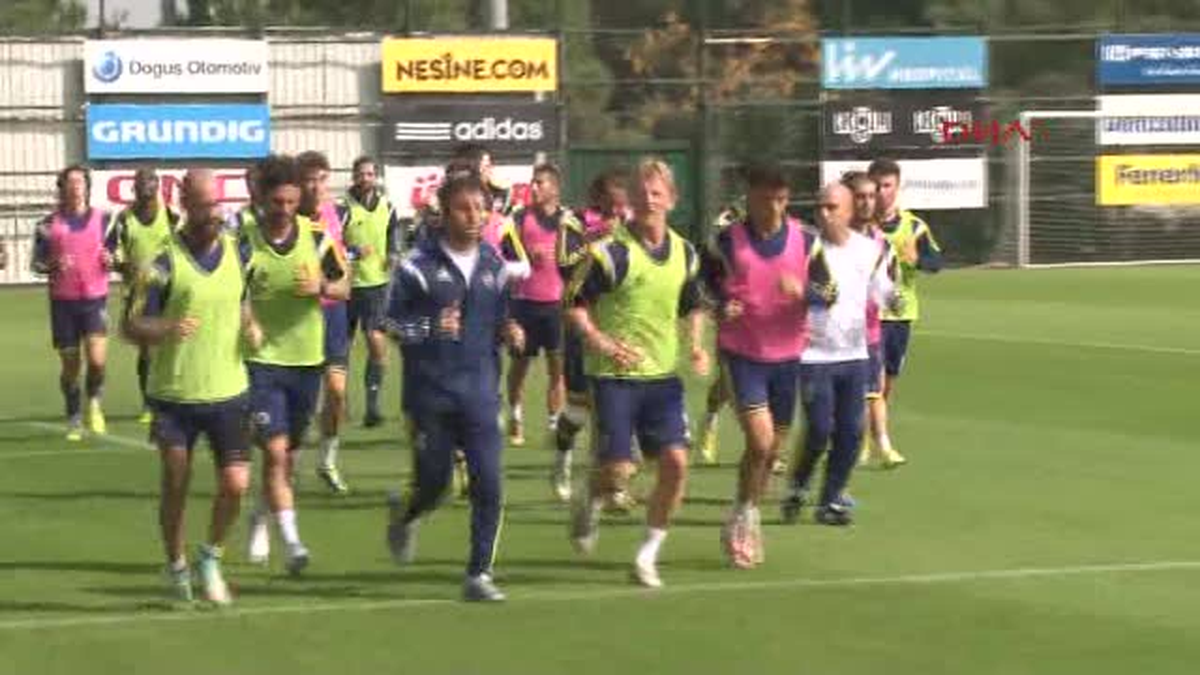1fenerbahçe\'nin Hollandalı Futbolcusu Kuyt: "Galatasaray Maçını Sabırsızlıkla Bekliyoruz"