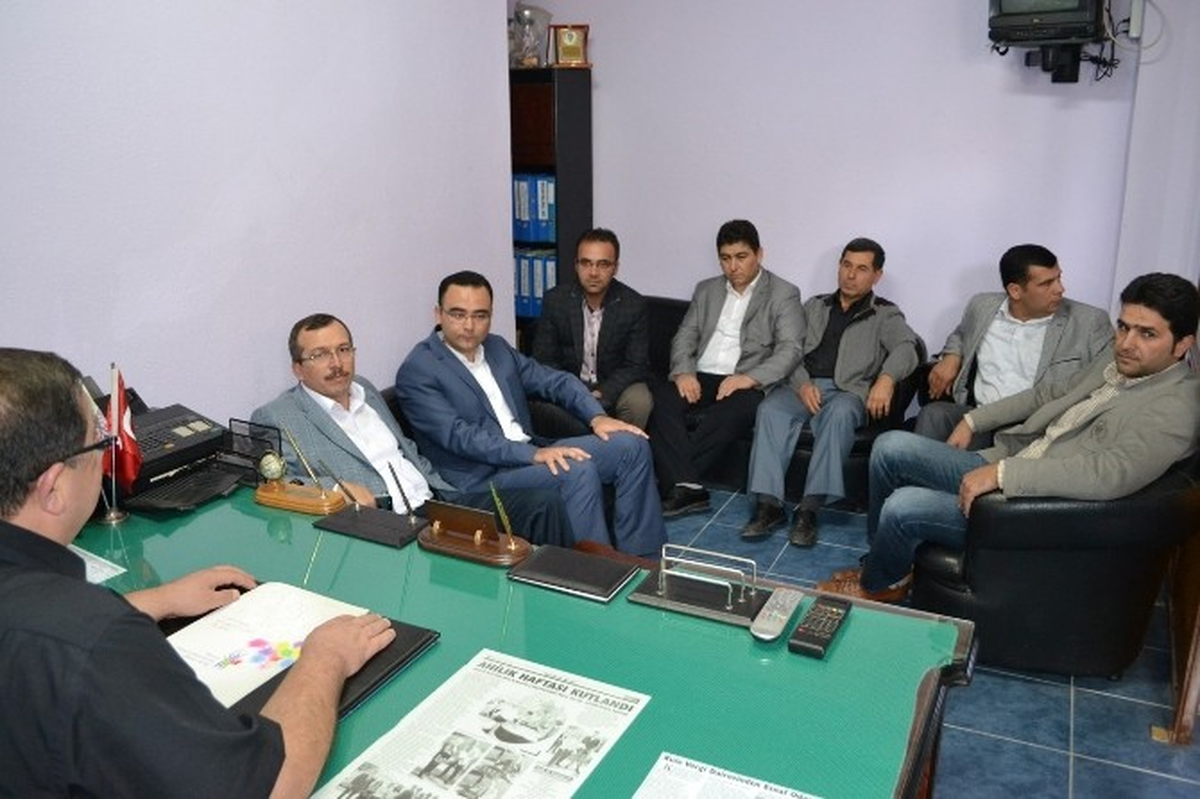 Ak Partili Aydemir, Esnaf Odası\'nı Ziyaret Etti