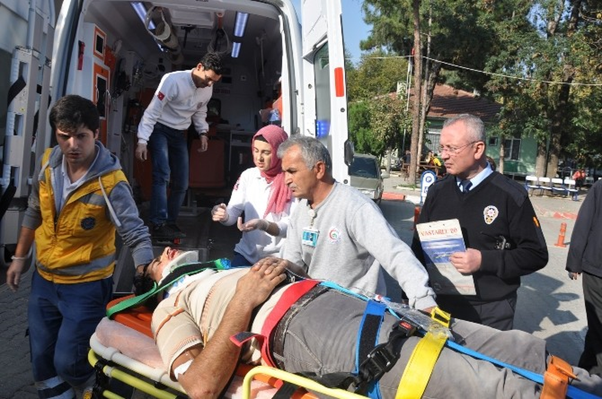 Beşinci Kattan Düşen İşçi Ağır Yaralandı