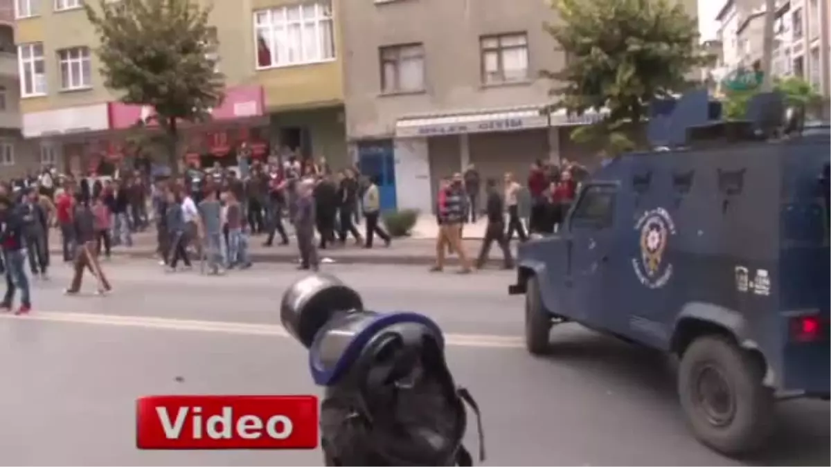 Sultangazi\'de Dağılmayan Gruba Polis Müdahale Etti