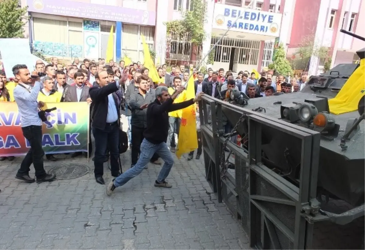 Hakkari Eğitim-Sen Şubesi Kobani İçin 2 Günlük İş Bırakma Grevinde