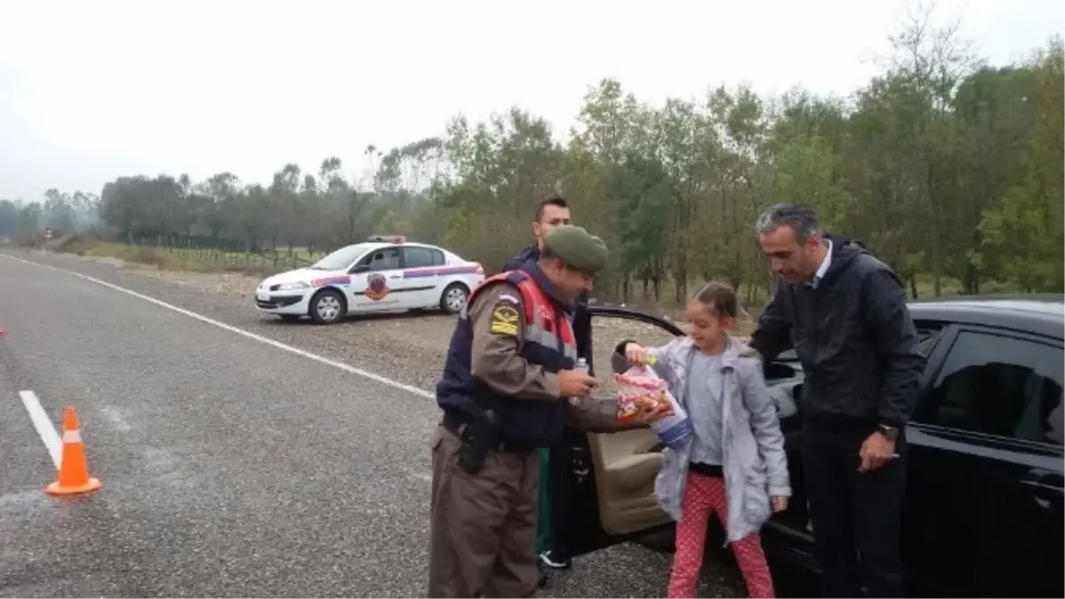 Jandarmadan Sürücülere Bayram Sürprizi