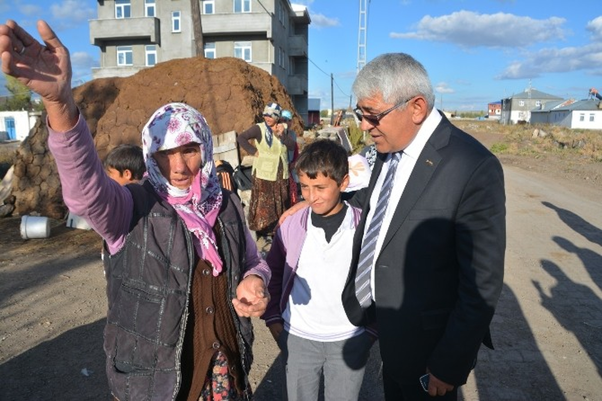 Kars Belediye Başkanı Karaçanta Mahallelilerin Sorunlarını Dinledi