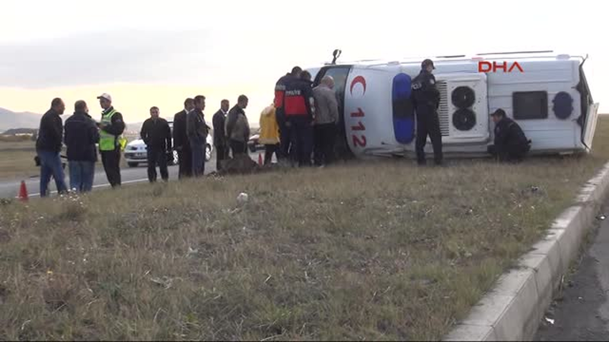 Kars?ta Ambulans Takla Attı: 1 Ölü, 4 Yaralı