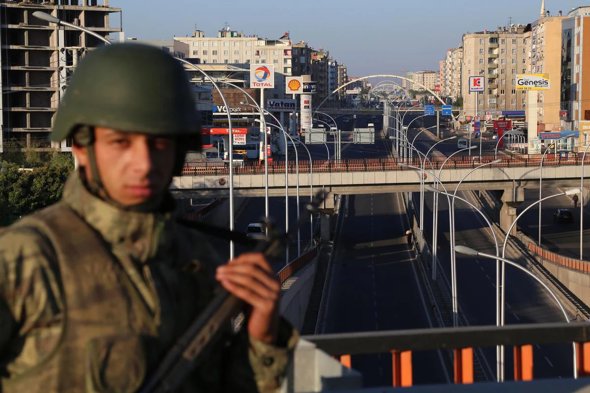 Yasak İlan Edilen Kentlerde Sessizlik Hakim