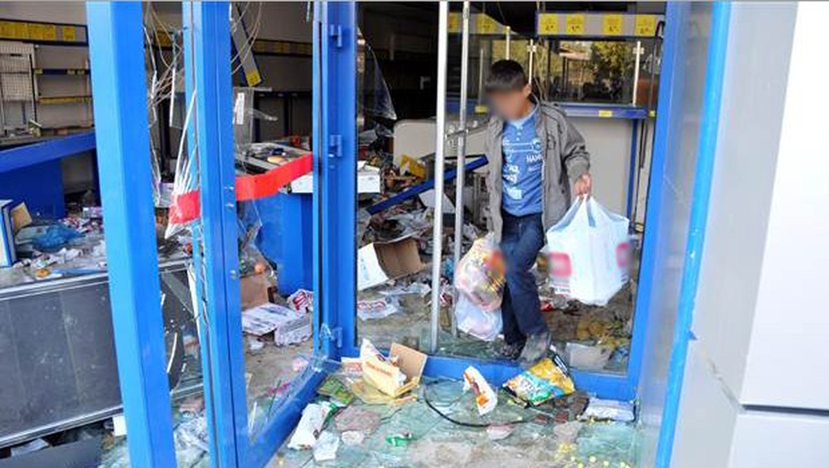 Önce Yaktılar Sonra Yağmaladılar