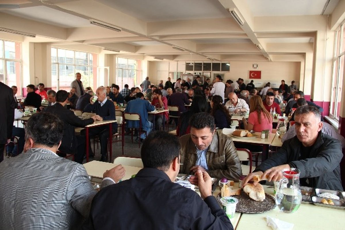 TTK Maden Makineleri Fabrikasında Geleneksel Kurban Yemeği