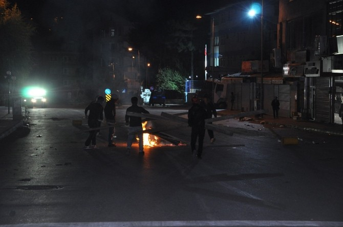 Tunceli\'de Göstericilere Polis Müdahale Etti