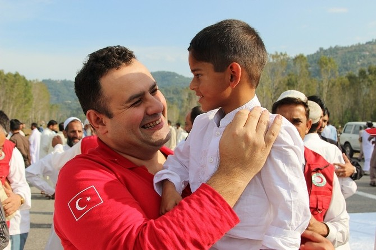 Türk Kızılayından Pakistan\'daki Türkmenlere Bayram Hediyesi