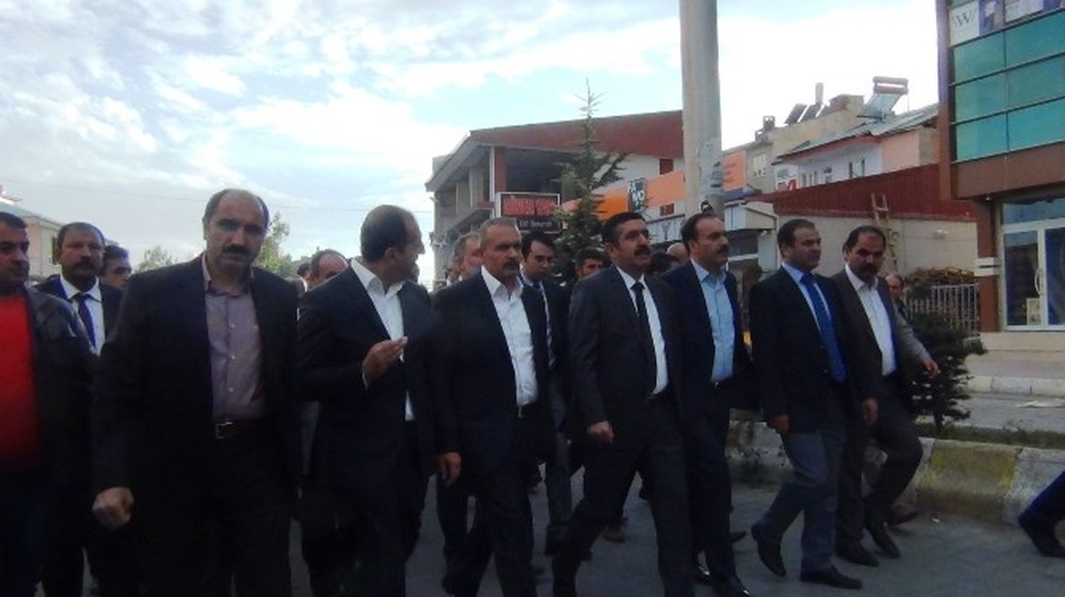Van Valisi Doğan ile AK Parti Van Milletvekilleri Erciş\'te