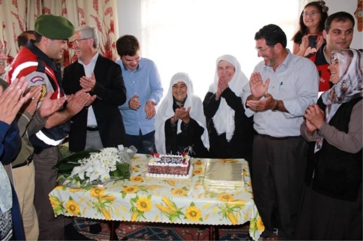 100 Yaşında Doğum Günü Kutlanan Selime Nine Öldü