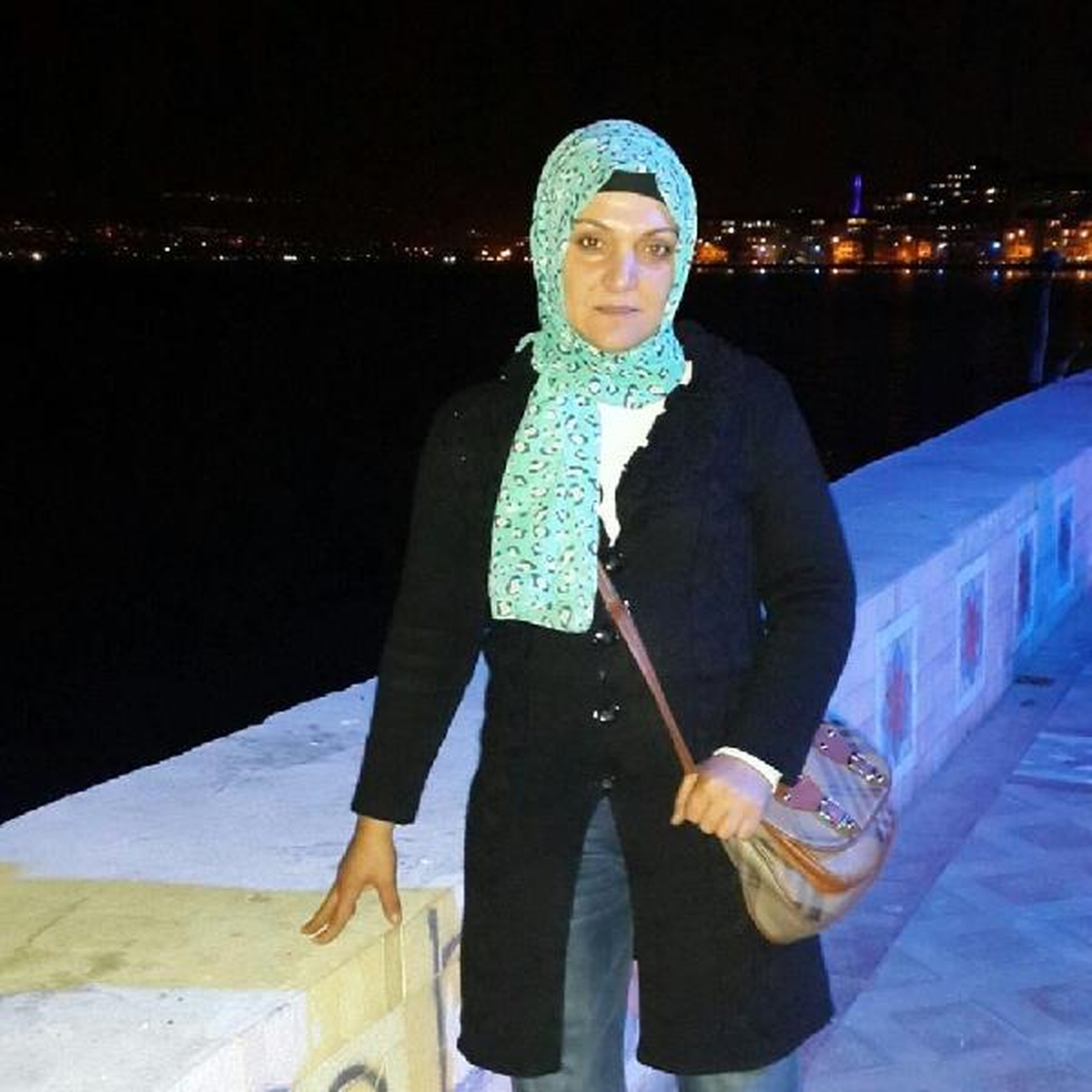 Boşanma Davası Süren Eşini Bıçaklayarak Öldürdü