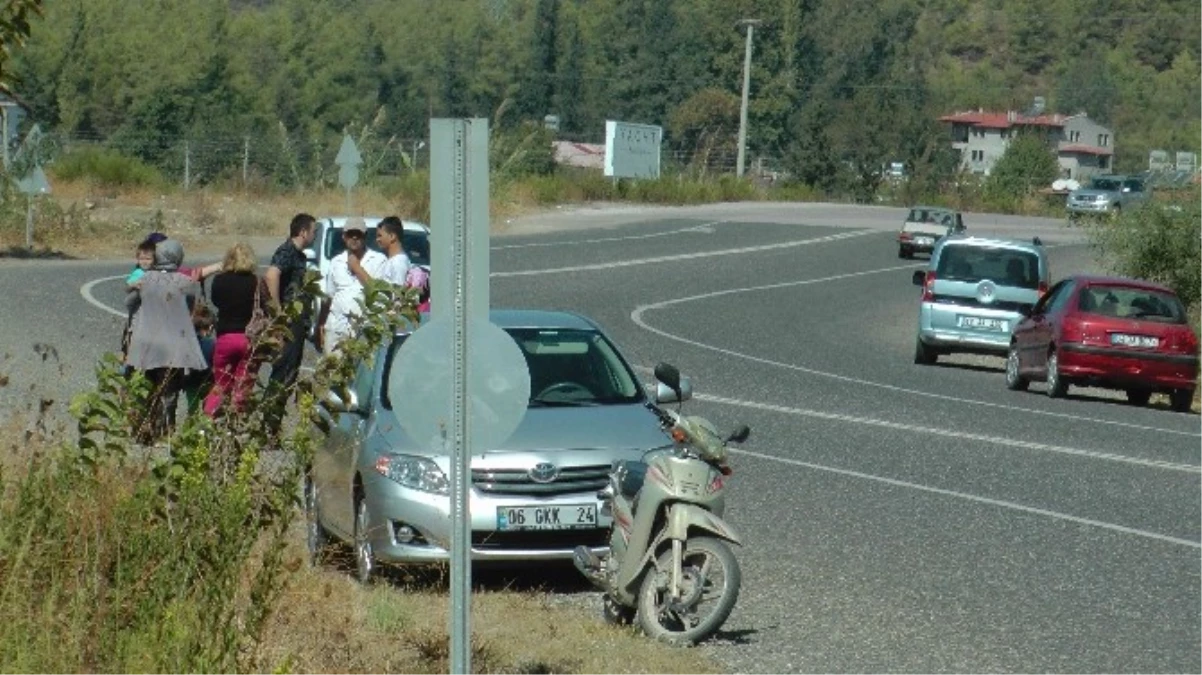 Bunalıma Giren Vatandaş Kendini Otomobilin Önüne Attı