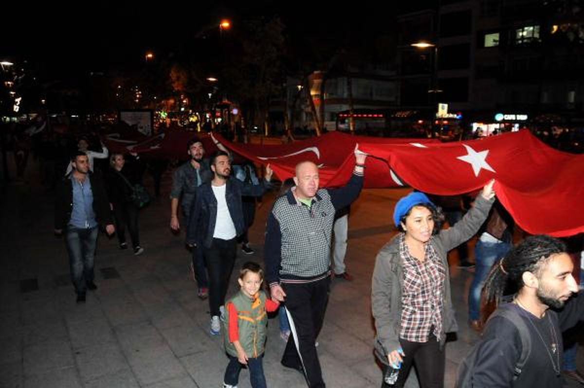 Çanakkale 100 Metre Bayrakla Yürüdü