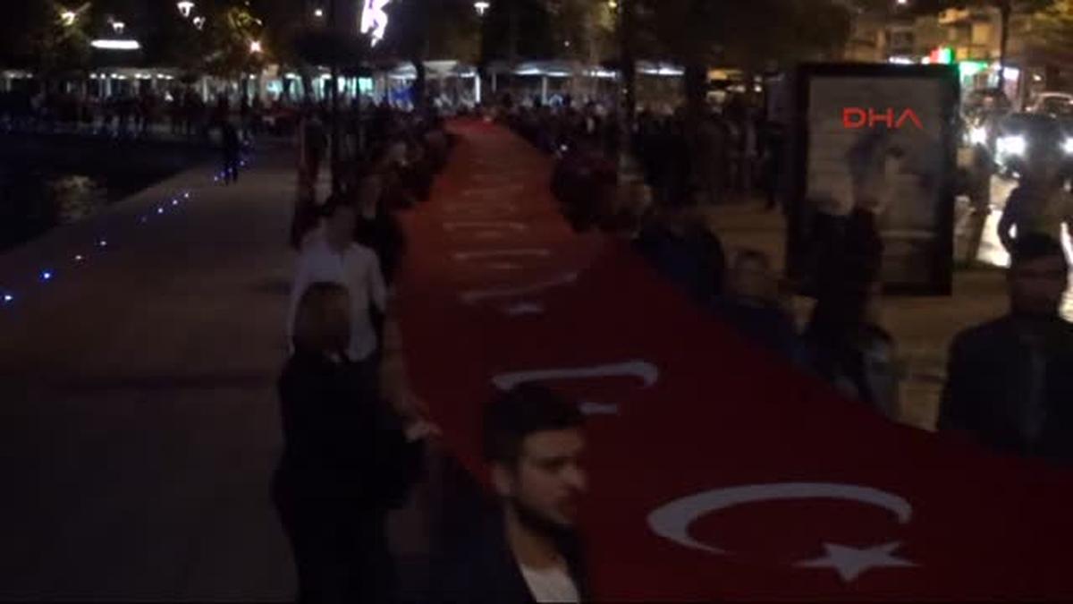 Çanakkale 100 Metre Bayrakla Yürüdü