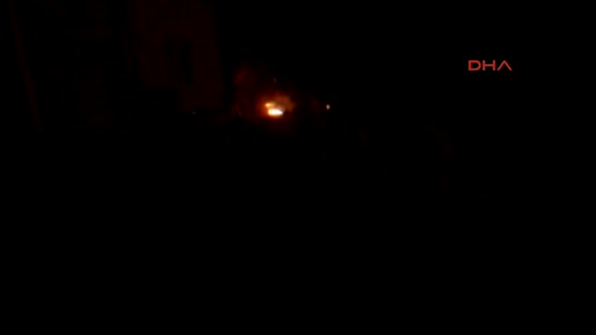 Derik Kaymakamlık Lojmanına Saldırıp Banka Atm\'lerini Tahrip Ettiler
