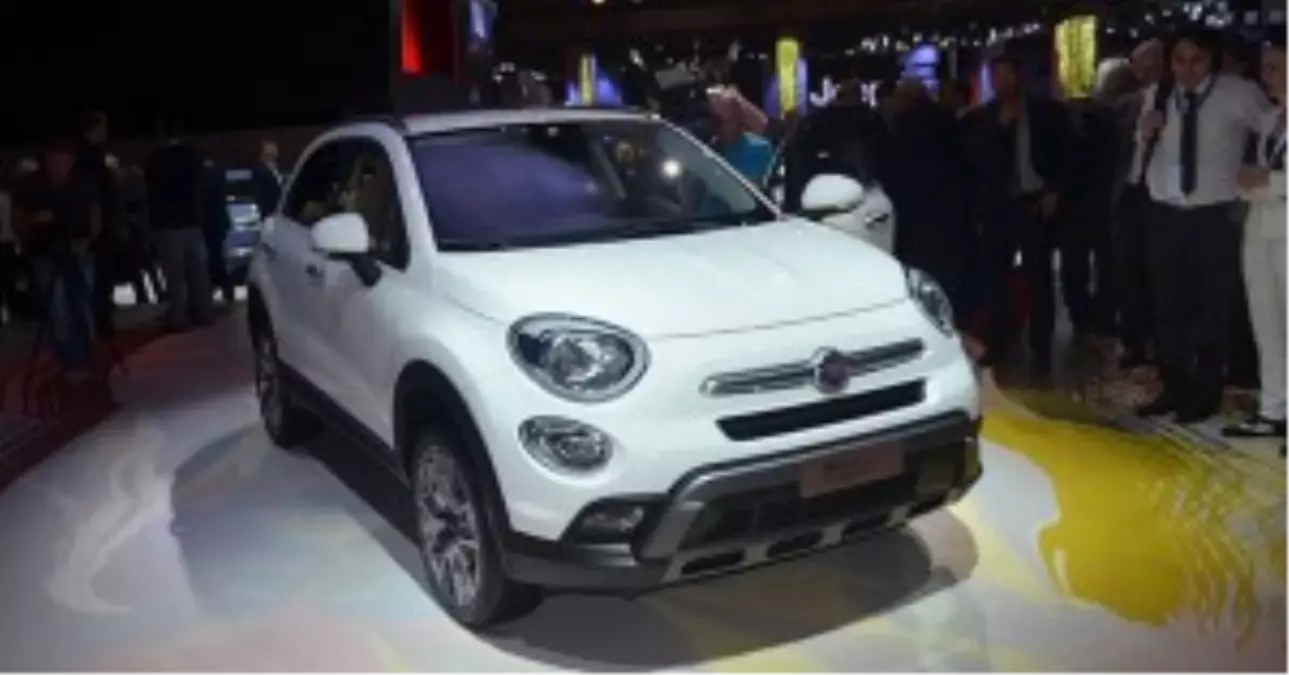 Fiat 500x\'in Örtüsü Paris\'te Kalktı