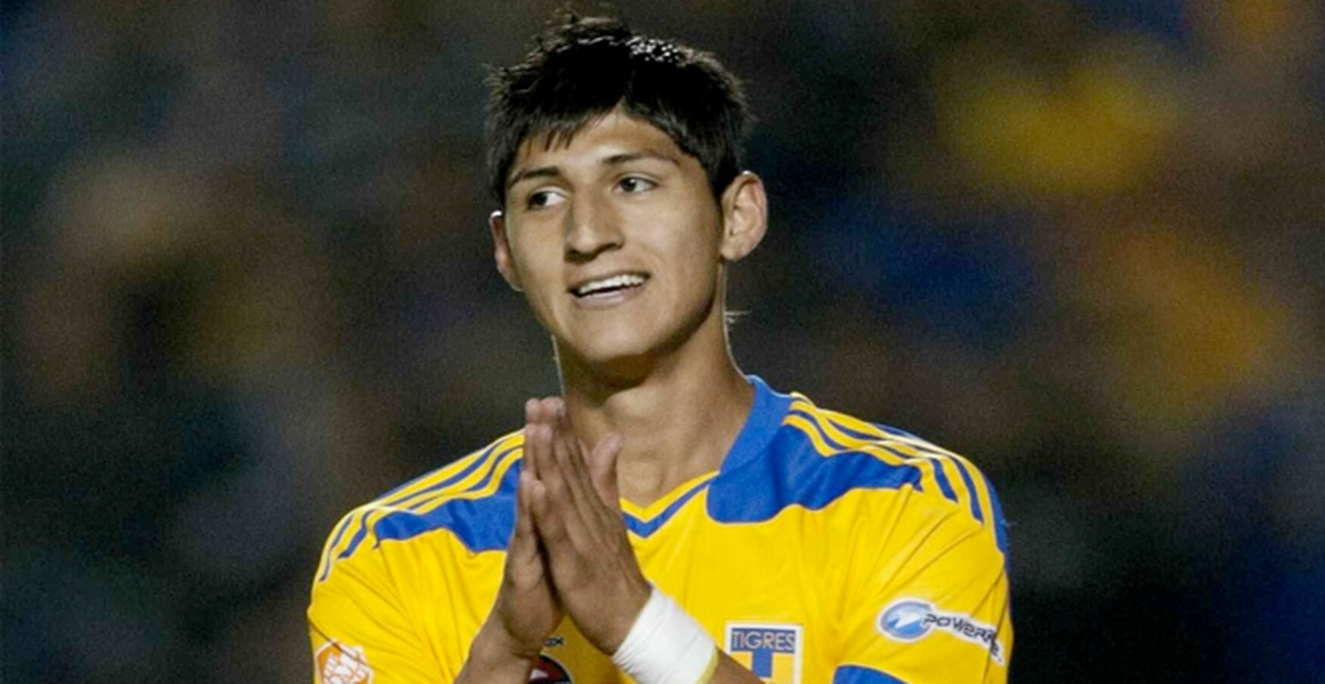 Galatasaray Meksikalı Golcü Alan Pulido ile İlgileniyor